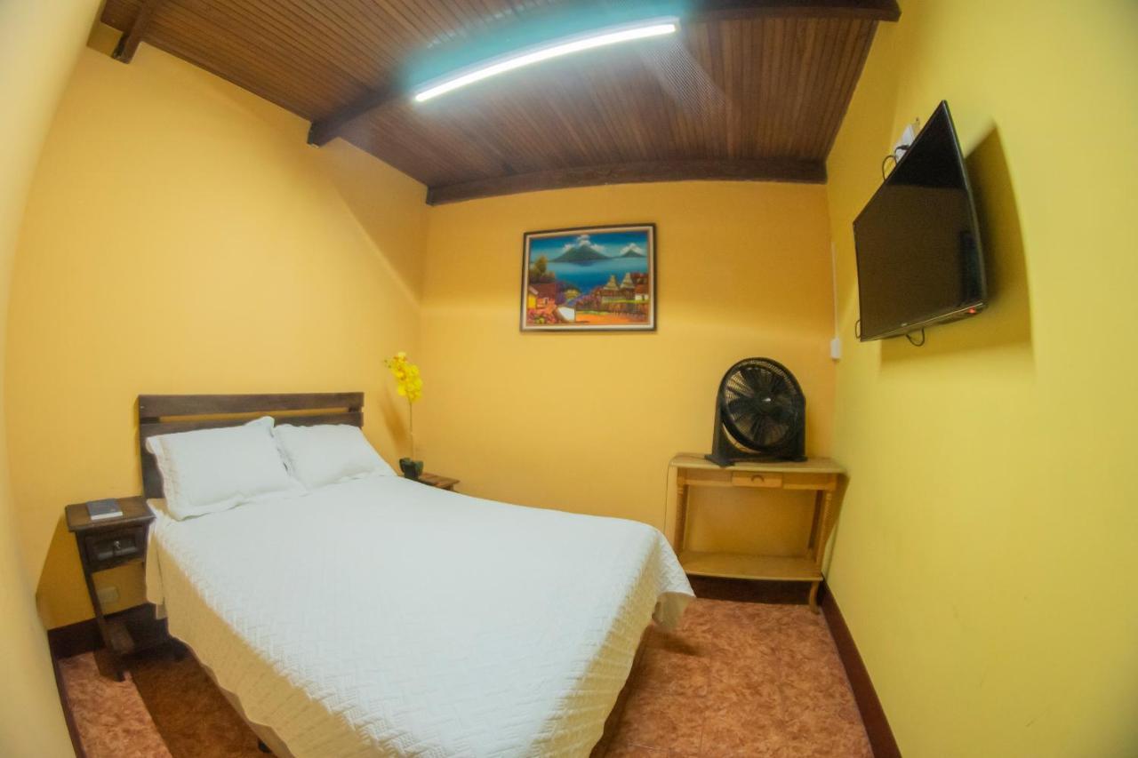 Euro Hostal Guatemala City Exteriör bild