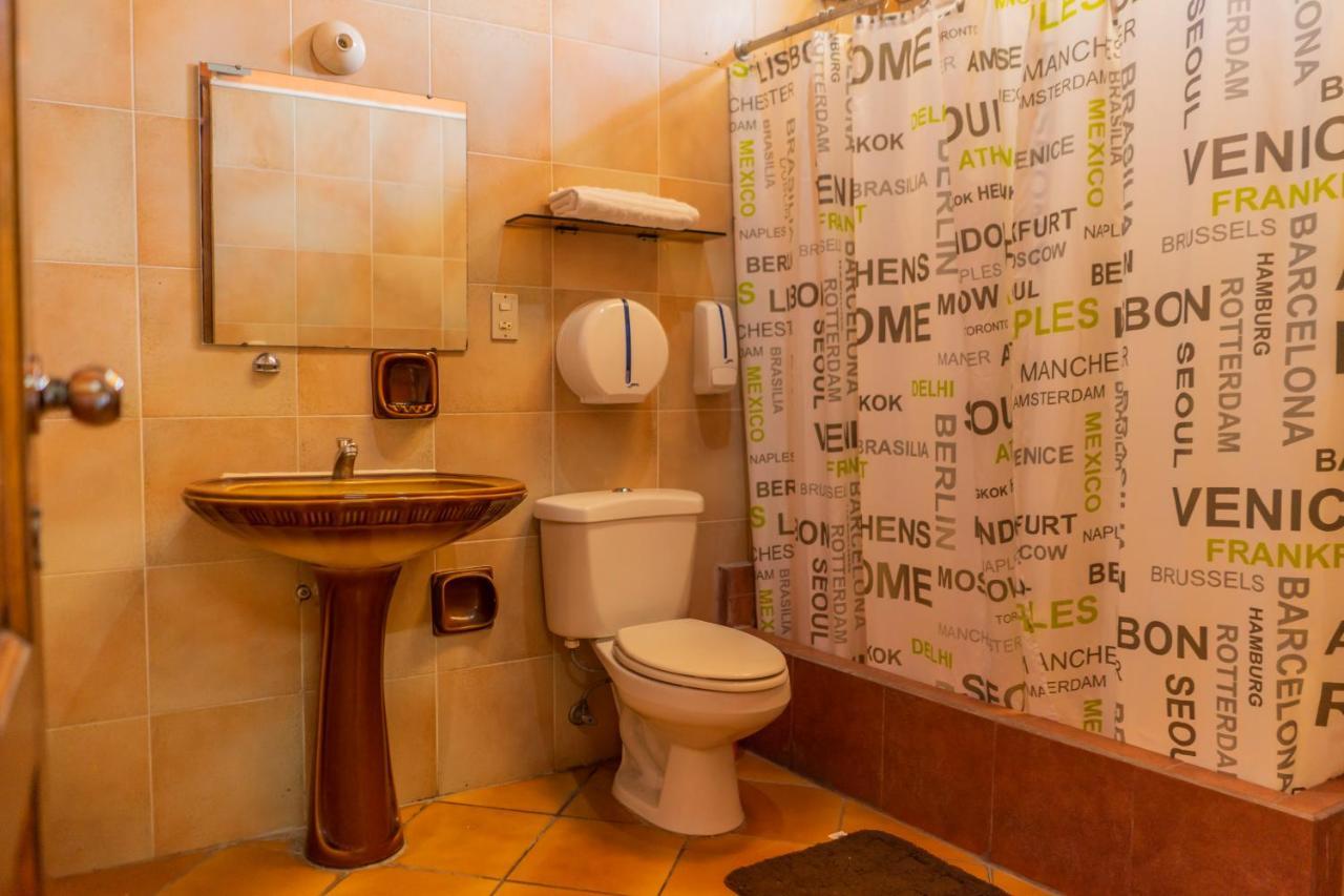 Euro Hostal Guatemala City Exteriör bild